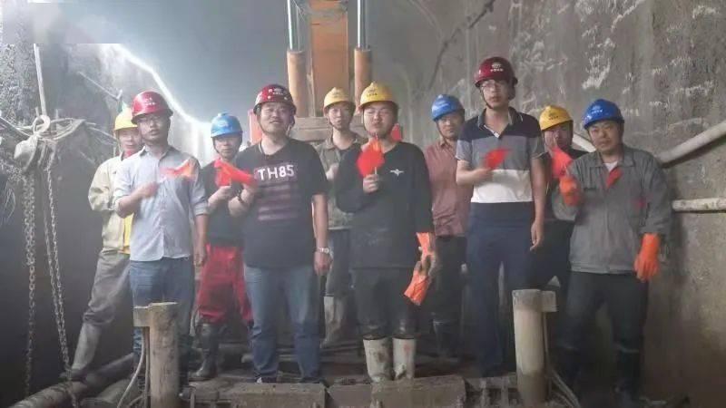 救援受困的向导