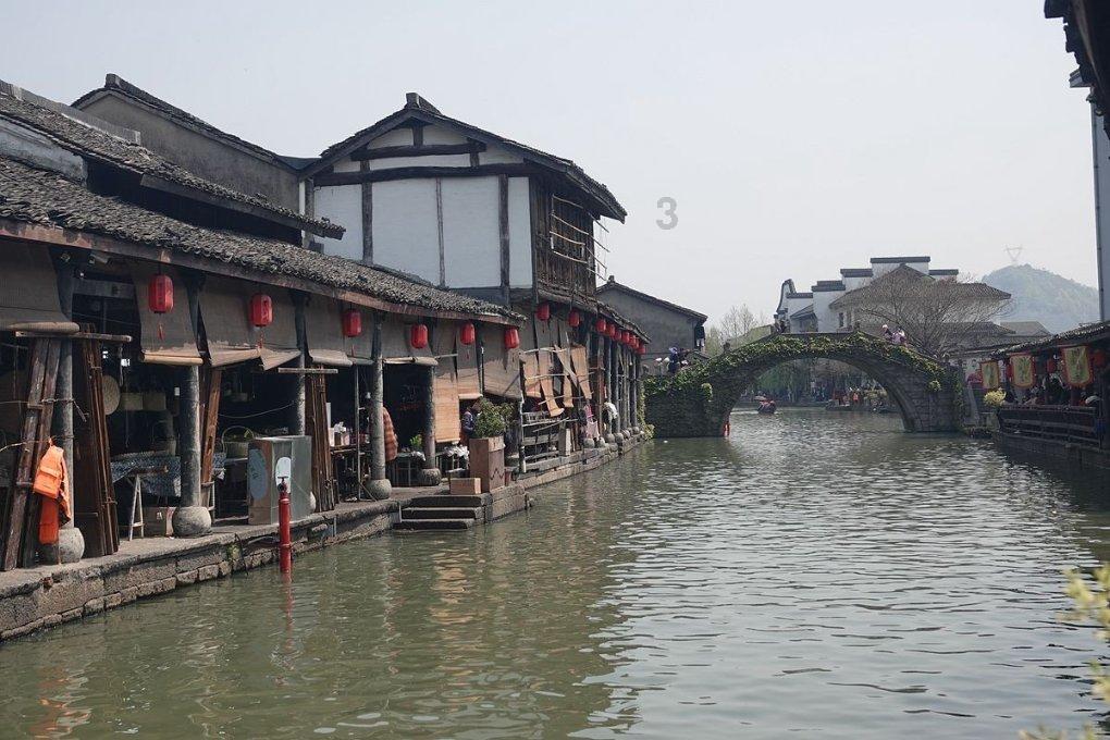 平安春运:G15高速出岛货车大排长龙 新海港启动“三级应急输运模式”