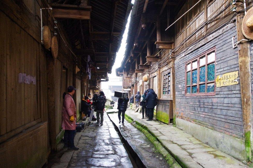 非洲黑人超模，曾被性侵、割礼、逼婚，却活出璀璨人生